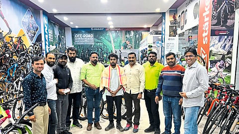 Officials of Nashik Cyclist Foundation felicitating Sahil Jha who gave the message of soil conservation through cycling.