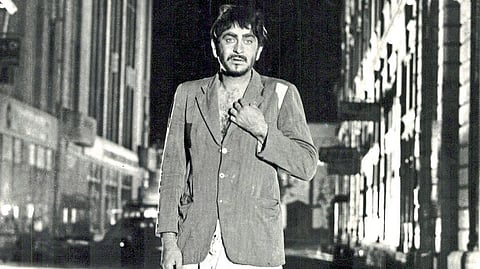 Sunil Deshpande writes about film director raj kapoor artist art 