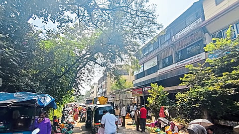 illlegal Vegetable Market at Rajendra Colony.