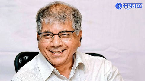 Prakash Ambedkar: कहानी में ट्विस्ट! वंचित पदवीधर-शिक्षक मतदार संघाच्या  चार जागा लढवणार