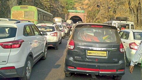 Khambatki Ghat traffic on holidays satara pune travel