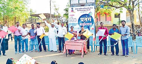 किणी हायस्कूलमध्ये पतंग महोत्सव