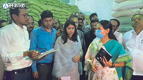Union Minister of State for Health and Family Welfare Dr. Bharti Pawar while inspecting the godown of Food Corporation on Tuesday