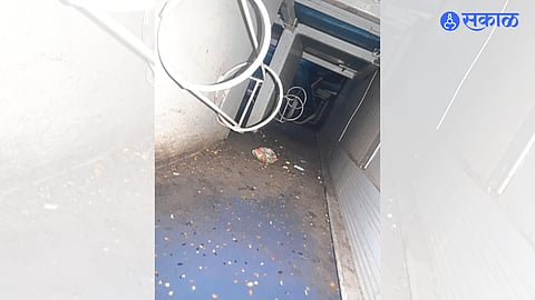 Garbage piled up under seats in Panchavati Express.
