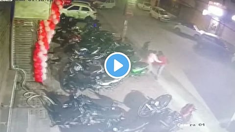 Delhi Accident cctv 