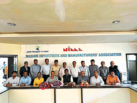Satpur: On Thursday, the newly elected president of NIMA, Dhananjay Bele, took office. Officials present at this time