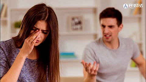 Relationship Tips : पतीपेक्षा तूम्हाला जास्त पगार असल्याने होतात वाद? वाचा कसे सांभाळाल नाते!

