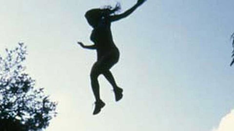 Girl Jump for Suicide Attempt