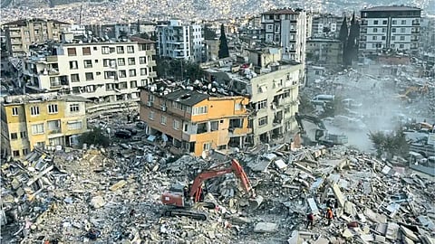 Earthquake update Turkey syria earthquake updates new temblor 3-people died and over 200 injured  