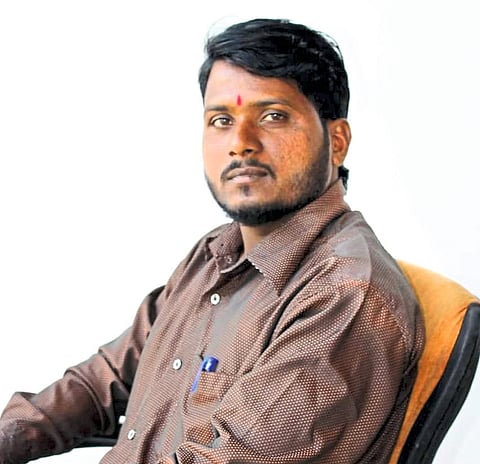 कासारवाडी घाटात 
दिव्यांगासह दोन ठार