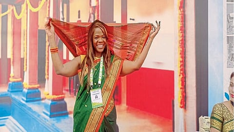 Foreign guests wearing nauvari saree marathi tradition 