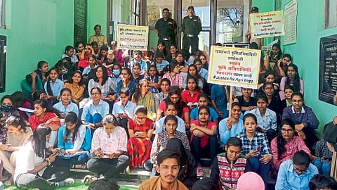Rahuri University student Protest for Independent Directorate of Agricultural Engineering mpsc