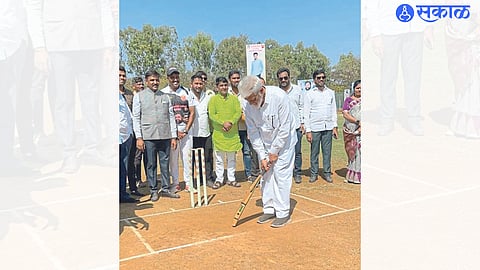 Guardian Minister Dada Bhuse enjoying cricket in the Chief Minister's Cup.
