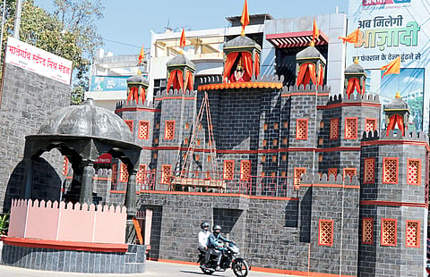 Shiv Jayanti 2023 : शिवजन्मोत्सवासाठी शहर परिसर सजला; नानाविध उपक्रम
