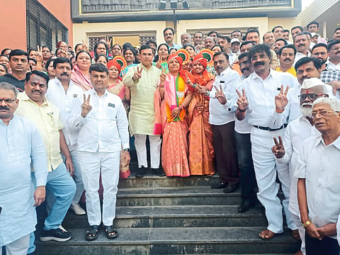 Dhule News : धुळ्याच्या दहाव्या महापौरपदी प्रतिभा चौधरी विराजमान