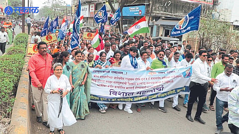 again march conducted for demanding dr ambedkar  statue remove case and  action not taken by District Collector should be suspended jalgaon news