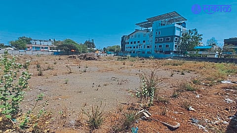 Municipal reserved land near Deore Accident Hospital in Devpur.
