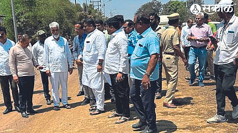 While inspecting the situation, Guardian Minister Dada Bhuse, MLA Adv. Rahul Dhikle, City Engineer Shivkumar Vanjari.