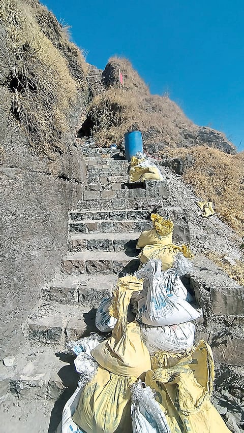 ‘दुर्गसंवर्धन’ मोहिमेतून गड-किल्ल्यांचे रक्षण