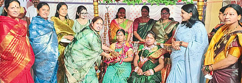 Dohale jevan ceremony for poor women in pimpalgaon baswant by Gram Panchayat nashik news