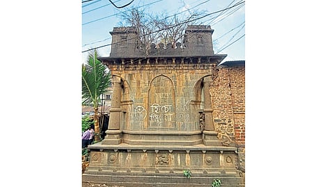 येसूबाईंची समाधी 