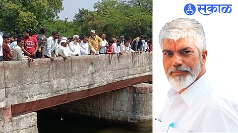 Dada Bhuse at Incident Place