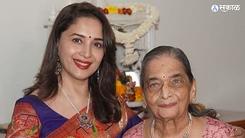 madhuri dixit  mother snehlata dixit passed away 