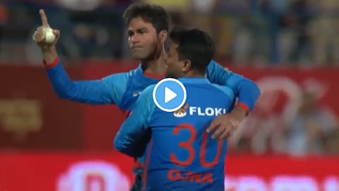 mohammad kaif takes stunning catch video goes viral Mohammad Kaif emotional tweet during Legends League  