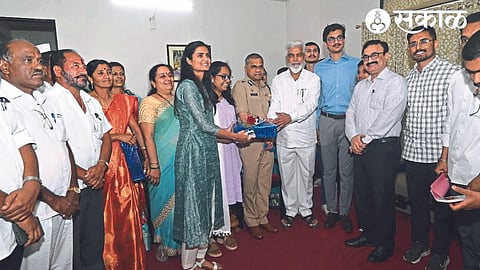 Guardian Minister Dada Bhuse felicitating the candidates who passed the Maharashtra Public Service Commission examination