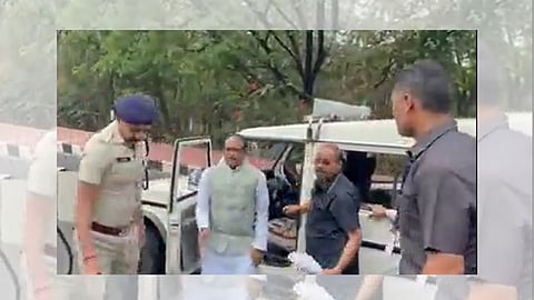 Video : अपघात बघून थांबला मुख्यमंत्र्यांचा ताफा; अपघातग्रस्तांना केली अशी मदत