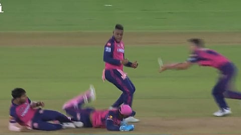 Wriddhiman Saha GT vs RR Video