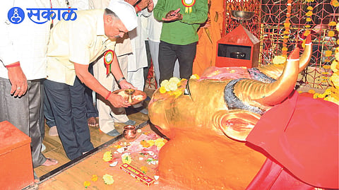 Venerables performing pooja on the occasion of Shrimhasoba Maharaj Yatra.
