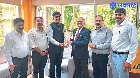  Nima President Dhananjay Bele felicitating Saket Chaturvedi, the new CEO of HAL. Neighbor officials.

