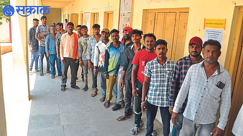 Queue of voters for voting.