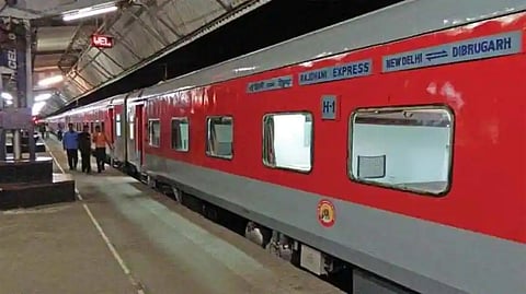 Check PNR And Train Live Status 