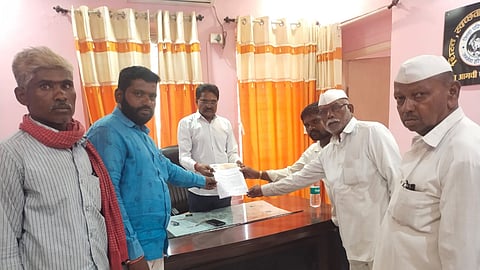 well and gharkul scheme stop prahar warn to strike solapur politics 