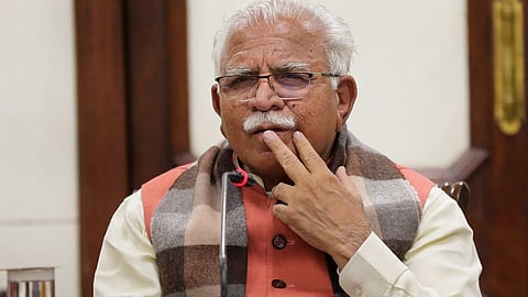 haryana CM Manohar Lal  khattar kept under house arrest  for 4 hours during a program rak94