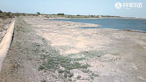 Status of water storage in Nakane Lake.