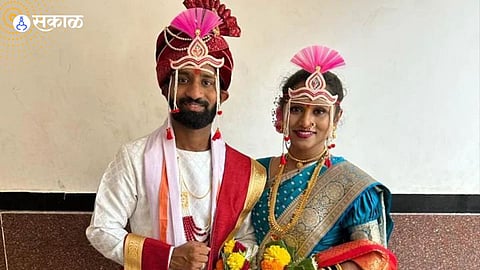 maharashtrachi hasyajatra fame actress dattu more shared photo post with wife swati ghugane after marriage