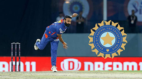  bcci punishes-amit mishra-for-breaching-code-of-conduct-during-srh-vs-lsg-clash-in-ipl-2023 cricket news in marathi  
