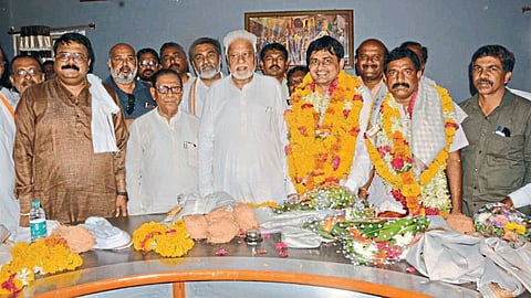 Akot Agricultural Produce Market Committee  Prashant Pachde Chairman and Atul Khotre Vice Chairman