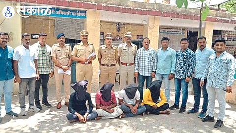 Officers and team present during the interrogation along with the suspects of Ner in the custody of Taluka Police Station.
