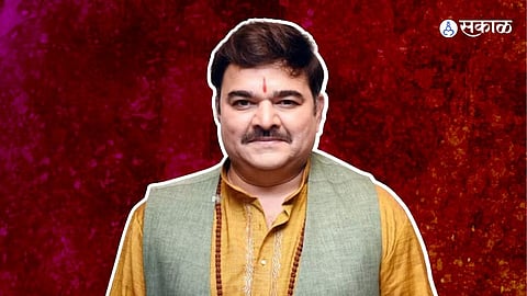 prashant damle and kavita lad participate in kbc marathi host by sachin khedekar sony marathi 