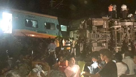 odisha coromandel express accident 350 injured 70 feared dead in odisha coromandel train accident reports police 