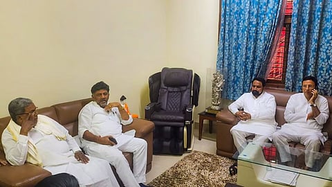 Deputy Chief Minister dk Shivakumar met Laxman Savadi at Belgaum