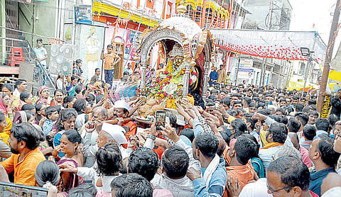 पालखी 