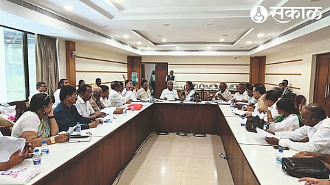 Present in the meeting of the State Educational Institutions Corporation were the President of the Corporation and Member of Parliament Supriya Sule, former Minister Vijay Naval Patil,
