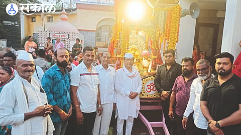 Departure of Kaikadi Maharaj Dindi from Manmad to Pandharpur nashik news