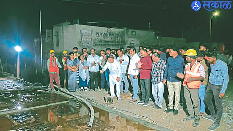 Dondai: Jayakumar Rawal laying the foundation for flyover slab work. Neighbors are dignitaries and officers of BJP.