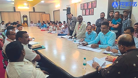 Jalgaon: Guardian Minister Gulabrao Patil while reviewing the development works in the taluka.